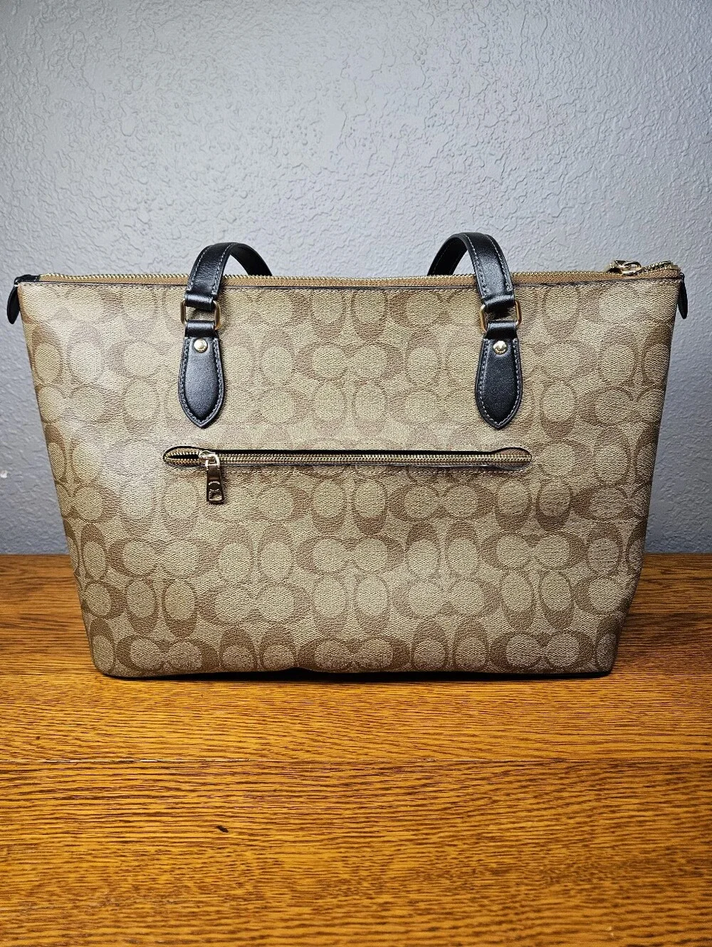 Coach Gallery Tote in Signature Canvas